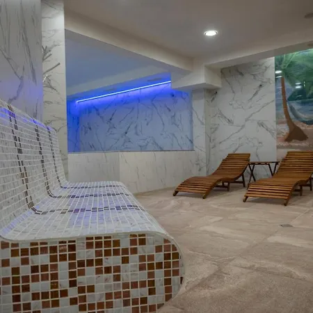 Lime House, מלון דירות 4*