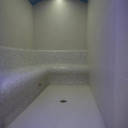 מלון דירות Lime House, קיוסטנדיל