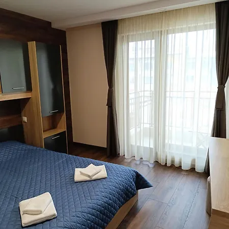 Ξενοδοχείο με διαμερίσματα Lime House, Κιουστεντίλ