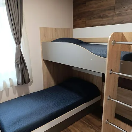 Lime House, Κιουστεντίλ