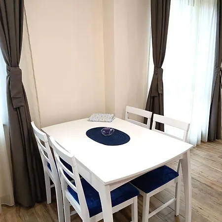 מלון דירות Lime House, קיוסטנדיל