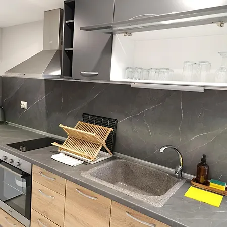 Lime House, キュステンディル