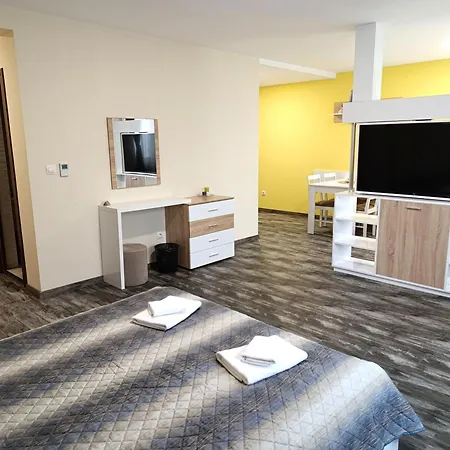 Ξενοδοχείο με διαμερίσματα Lime House, Κιουστεντίλ