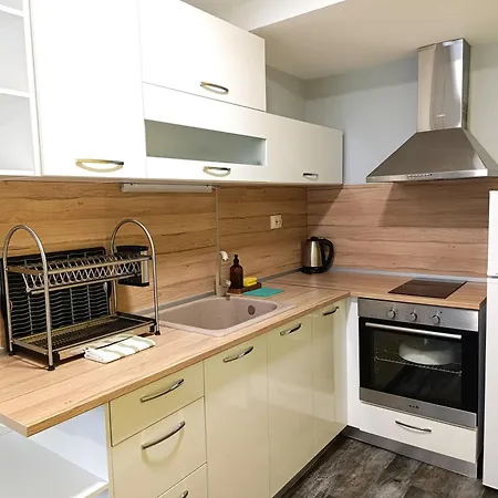 Ξενοδοχείο με διαμερίσματα Lime House, 4*