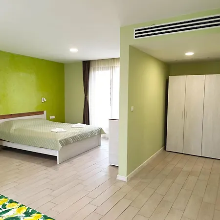 Ξενοδοχείο με διαμερίσματα Lime House, Κιουστεντίλ