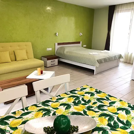 Lime House, 4* Κιουστεντίλ