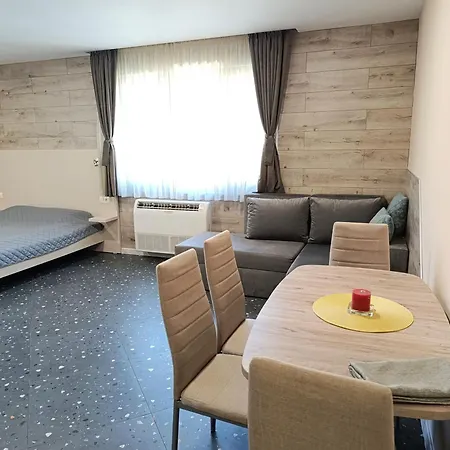 Lime House, מלון דירות 4*