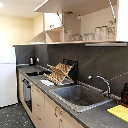 Lime House, Κιουστεντίλ