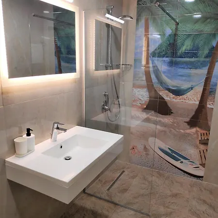 Lime House, מלון דירות