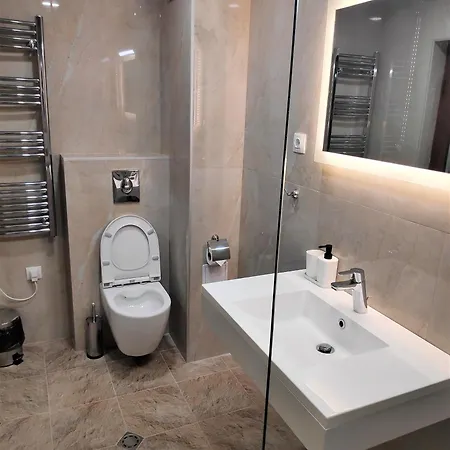 Lime House, 4* Κιουστεντίλ