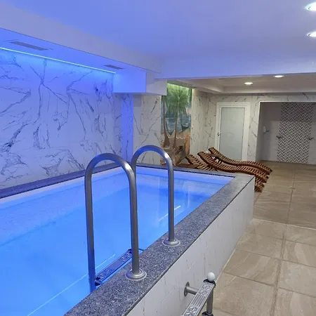 Lime House, Aparthotel 4*