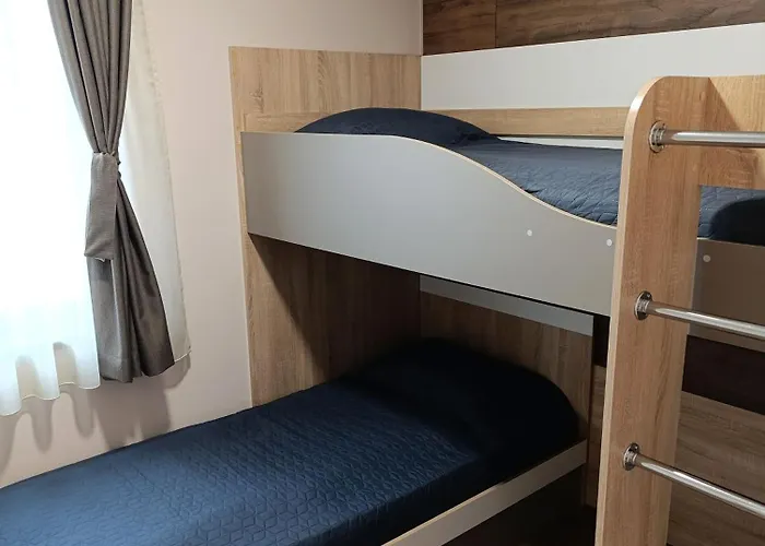 Lime House, Кюстендил