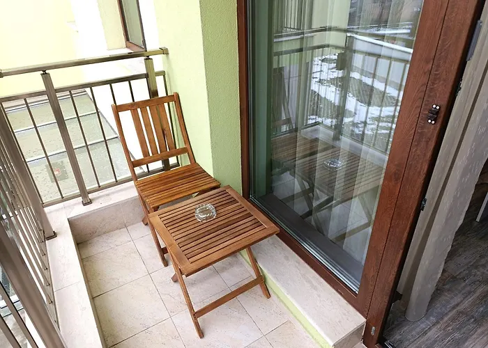 Lime House, מלון דירות קיוסטנדיל